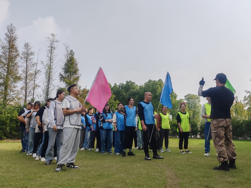 Building Team Spirit: Memories Creating and Stimieting Bonds